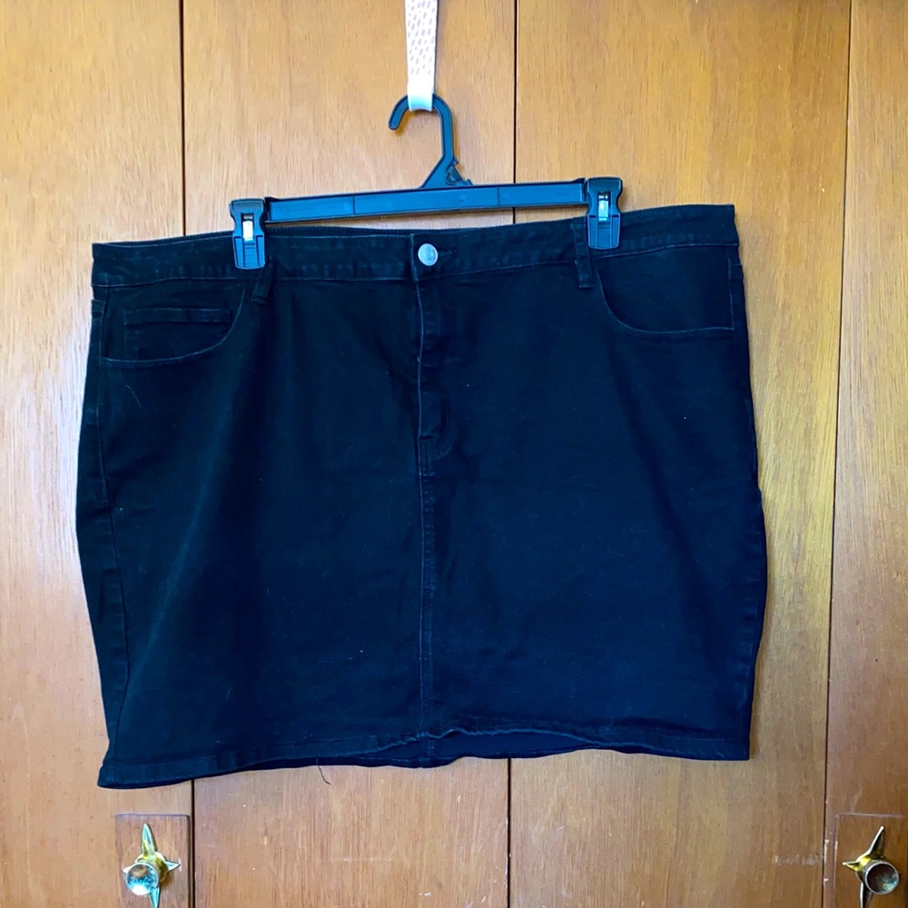 Rue 21 Plus Size 4 XL Black Mini Skirt